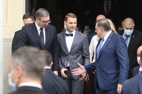 Šmrkanje i dilanje pod stranačkim krovovima